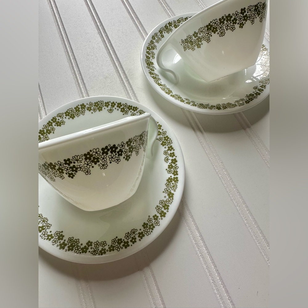 Corelle spring blossom “crazy daisy” teacup and saucer